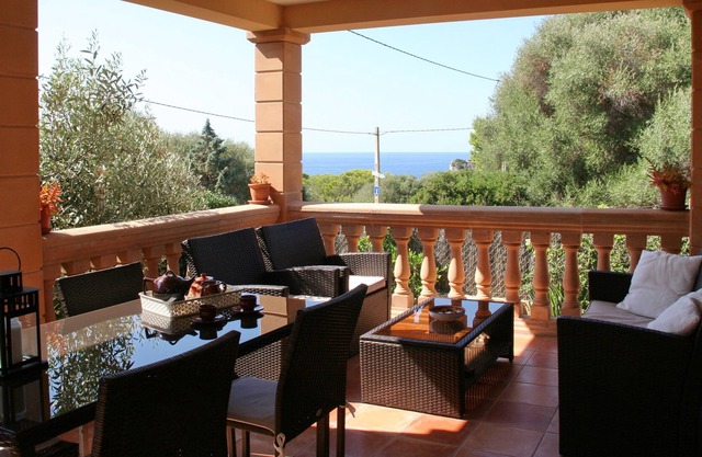 Chalet Can Juanito with sea view!