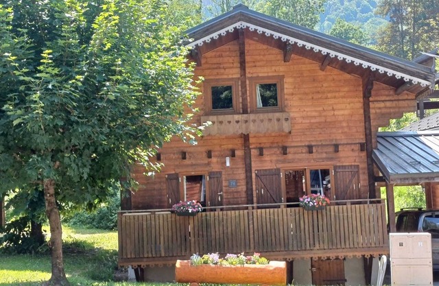 CHALET CARIBOU 74 WITH HEATED POOL SLEEPS 4/6
