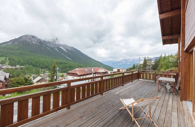 Chalet Chaberton, 4 berooms up to 13 guests