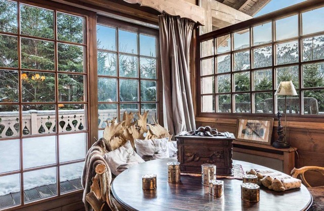 Chalet chaleureux avec jacuzzi, hammam et salle de jeux à Mussillon - FR-1-565-40