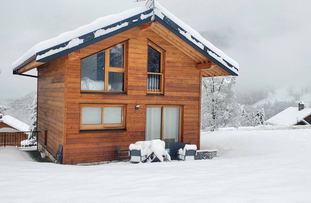 Chalet Chebi recently build chalet near Olympe gondola