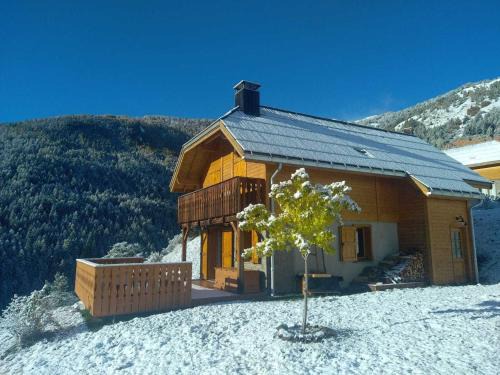 Chalet de Standing à Louer avec 4 Chambres pour 12 Personnes à Pra Loup 1500 - FR-1-165A-51