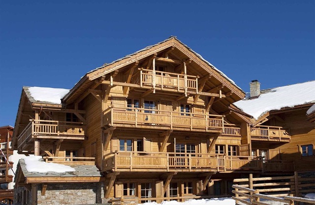Chalet directly on the ski slope