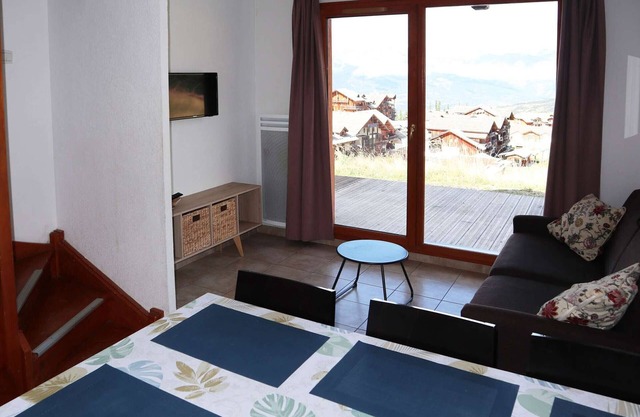 Chalet Duplex aux Orres 1800 - Piscine, Sauna, Hammam, Parking, 6/7 personnes, Départ des pistes