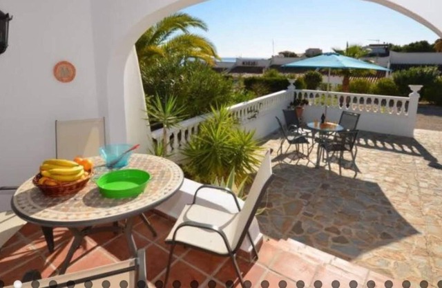 Chalet 'Encantadora Villa' with Sea View, Wi-Fi and Air Conditioning