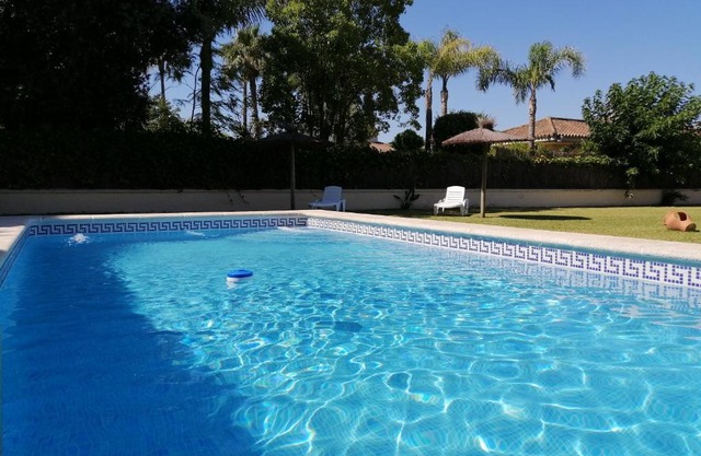 CHALET EXCLUSIVO COSTA BALLENA