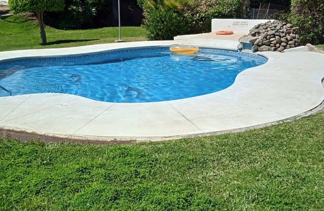 Chalet Fátima Zona Tranquila Piscina y Jardines Acceso Directo Desde el Chalet