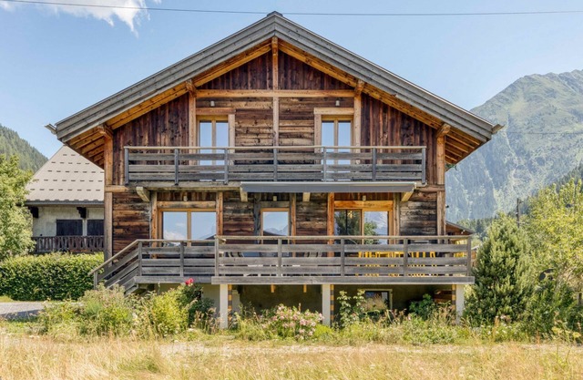 Chalet Follette, cosy newly renovated two bedroom chalet close to Grands Montets
