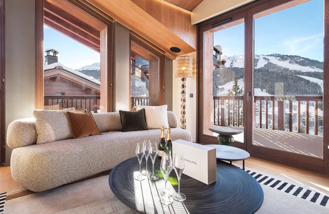 Chalet for 10 in Courchevel 1650 with jacuzzi and elevator