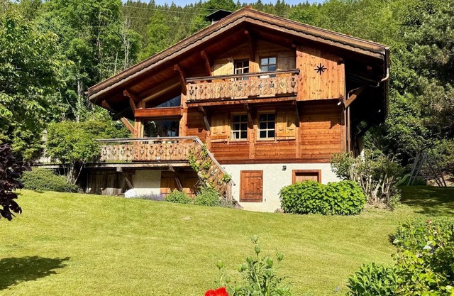 Chalet facing the Mont-Blanc massif in Saint-Nicolas de Véroce
