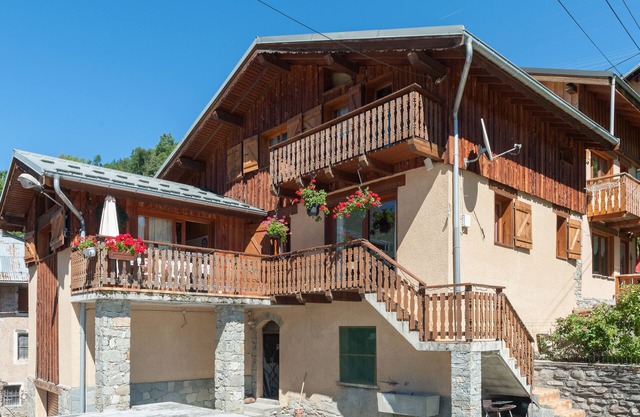 Chalet fully renovated and redecorated, Terrace, Parking