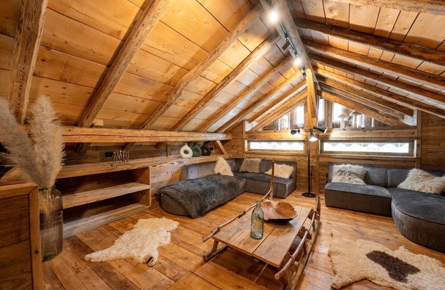 Chalet 'Grand Cru 14 Pers' with Mountain View, Private Terrace and Wi-Fi