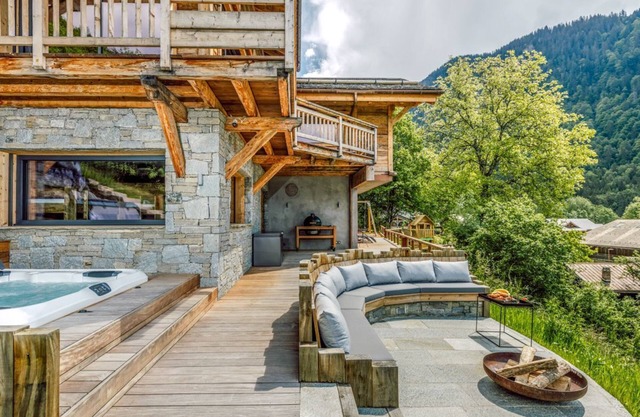 Chalet Grand Duc - Five Bedroom Chalet, Sleeps 12