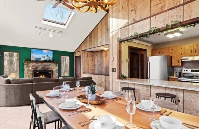 Chalet Hemlock | Pool Table | Poconos