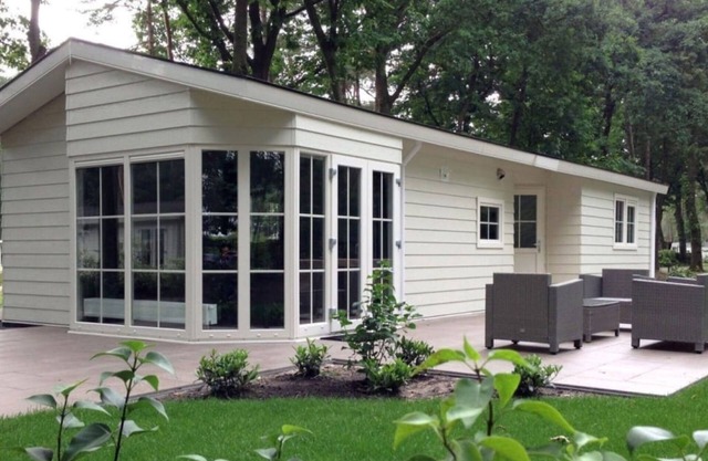 Chalet in Breskens with garden
