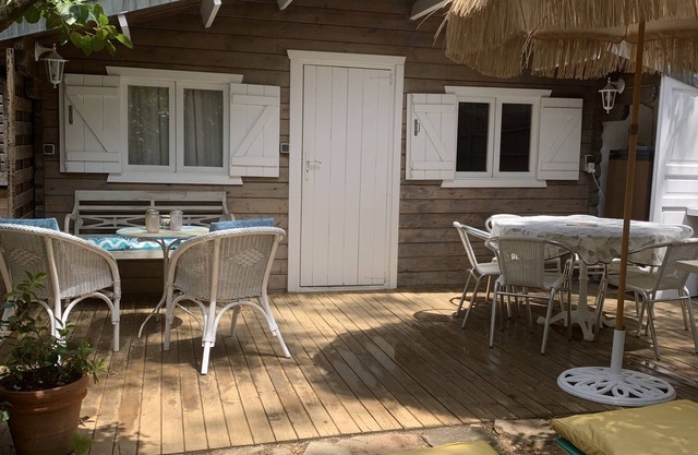 CHALET IN PRIVATE ACCESS PARK BEACH OF BONPORTEAU