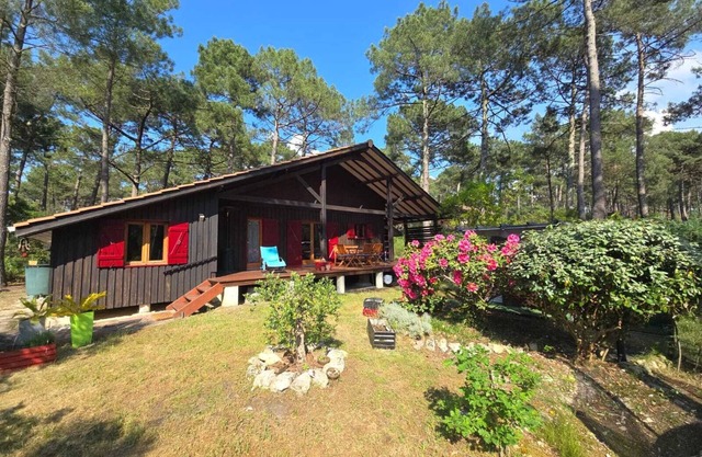CHALET in the forest. JACUZZI PRIVE. SOUTH-FACING TERRACE. Close to cycle path