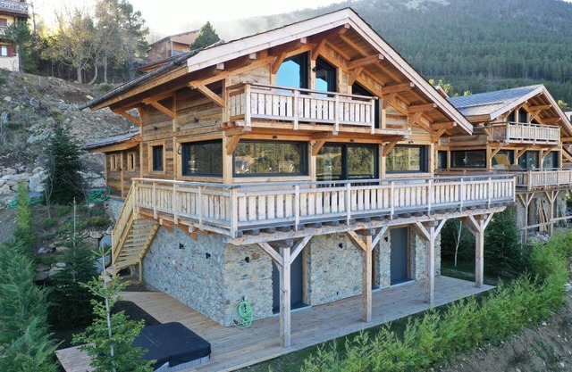 Chalet KOM - Your Luxury Chalet in the heart of the Les Angles resort