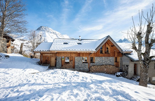 Chalet 'La Ferme À Joson' with Private Garden, Balcony and Wi-Fi