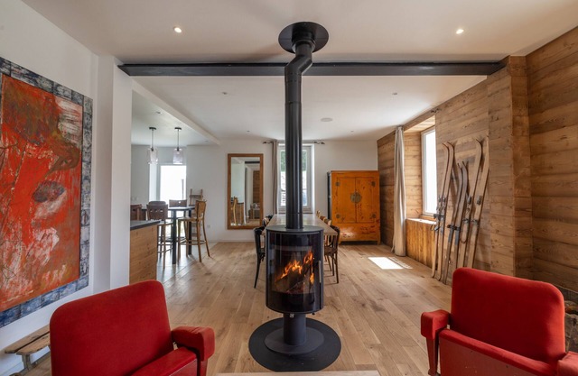 Chalet La Llyre Vallorcine in the Chamonix valley, close to the ski lifts and train station