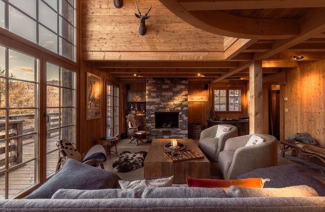 Chalet La Tsoum - Five Bedroom Chalet, Sleeps 10