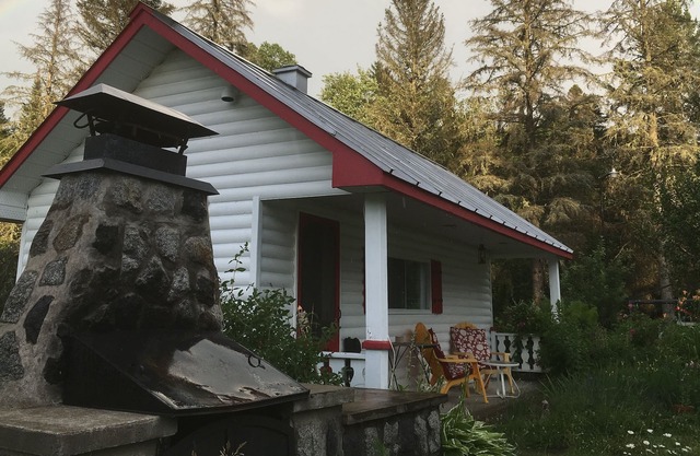 Chalet Le Semeur by the river