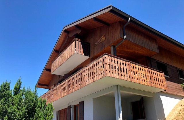Chalet Letach - 'Great Bike Park Access' relax around the fire pit, mountain retreat