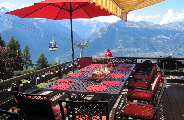 Chalet Lisa, ski-in/out, accessible by car