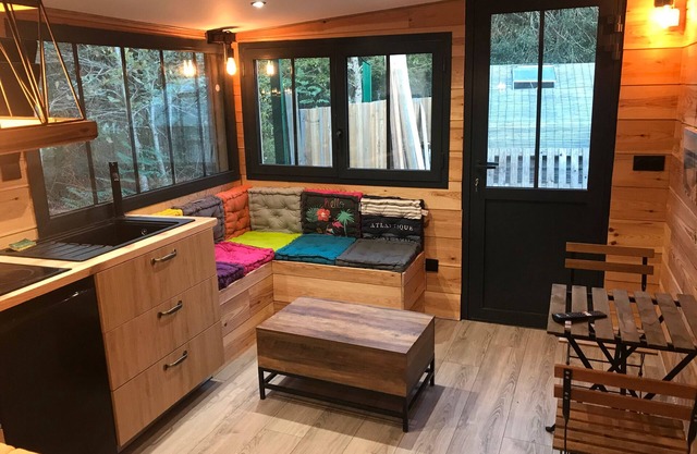 Chalet "Lou Cabanot 640" – Retreat with private terrace, Wi-Fi, and air conditioning by the basin
