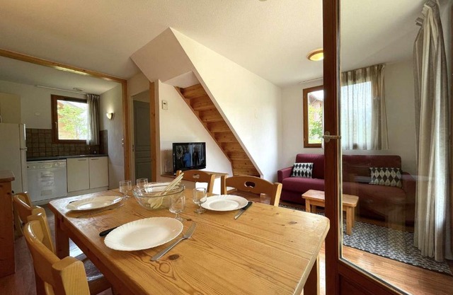 Chalet lumineux 3 pièces, 4 pers, proche remontées et pistes, balcon, parking, wifi gratuit - FR-1-525-270