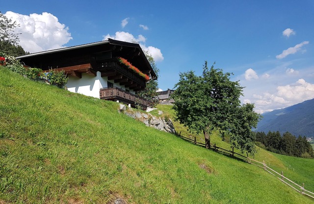 Chalet Mühlberg, Detached near the ski areas Wildkogel and Kitzbühel Alps.