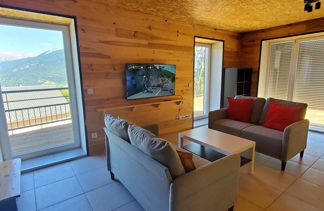 Chalet Montagne, 12 Places, au Cœur D'embrun et de la Nature