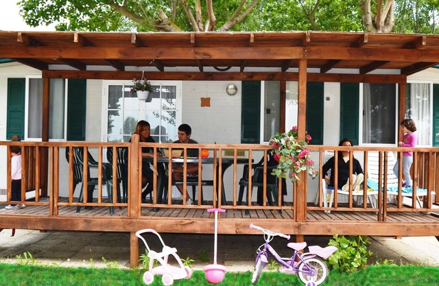 Chalet on Lake Trasimeno with Water Sports