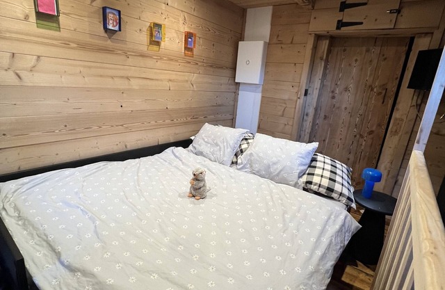 Chalet 'Petit Cosy - Samoëns' with Mountain View, Private Terrace and Private Garden