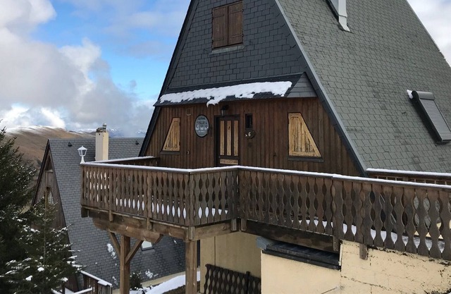 CHALET - SAINT LARY FOOT OF SLOPES - 8/10 PEOPLE - AMAZING LOCATION