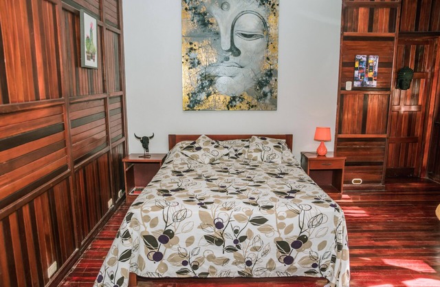 Chalet Style Apt 1 BR 1 B in Manuel Antonio. Fully equipped.