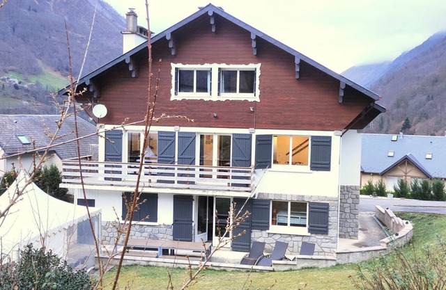 Chalet "Sublime Chalet 14 Pers Spa Extrieur" with Mountain View