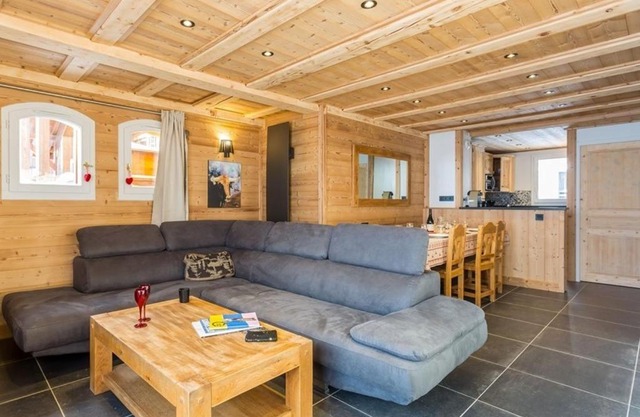 "Chalet Triplex 12 Pers à Val Thorens - 4 Flocons Or, Cheminée, WiFi, Proche Pistes et Commerces" - FR-1-637-10
