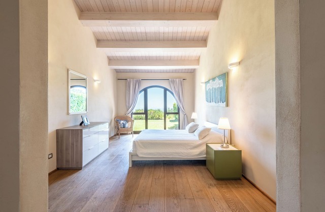 Chalet "Villa Falco" with Shared Pool, Private Terrace & Wi-Fi