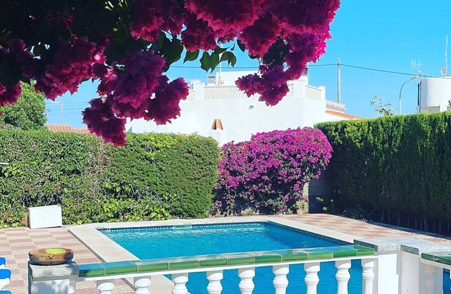 Chalet 'Villa Jones' with Private Pool, Shared Terrace and Wi-Fi