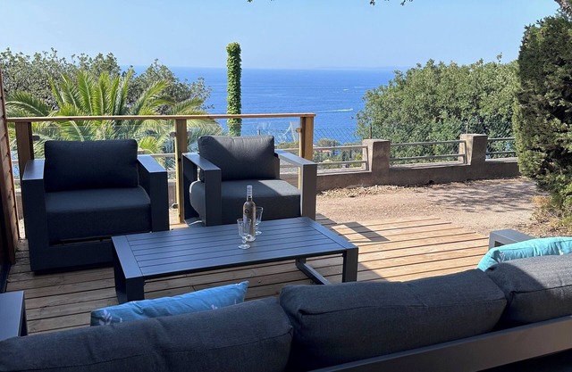 CHALET WITH EXCEPTIONAL SEA VIEW