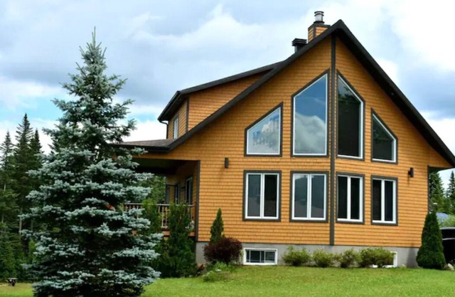 Chaleureux chalet avec vue et accès au Lac et montagnes