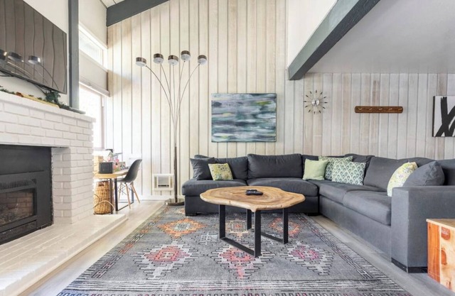 Chamonix #91 updated condo-sunny pool, large game room