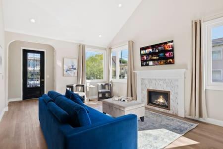 Champagne Taste - Luxury Home - Designer - Patio