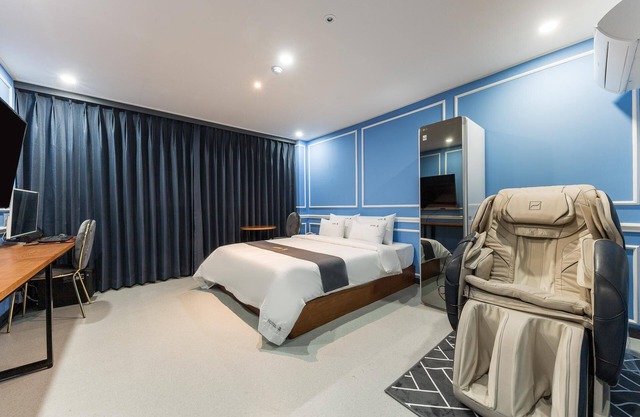 Changwon Jungangdong Business Hotel Hue
