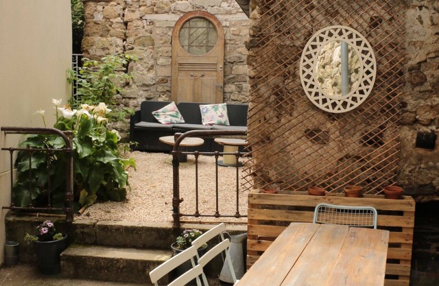 Character house with courtyard in the city center