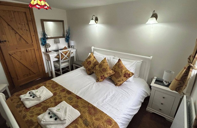 Character 3 Bed Peak Dist Farmhouse Alton Towers