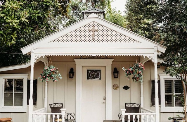 Chardonnay Villa at Zink Haus*1 Block from Comal River*Walk to Downtown NBTX