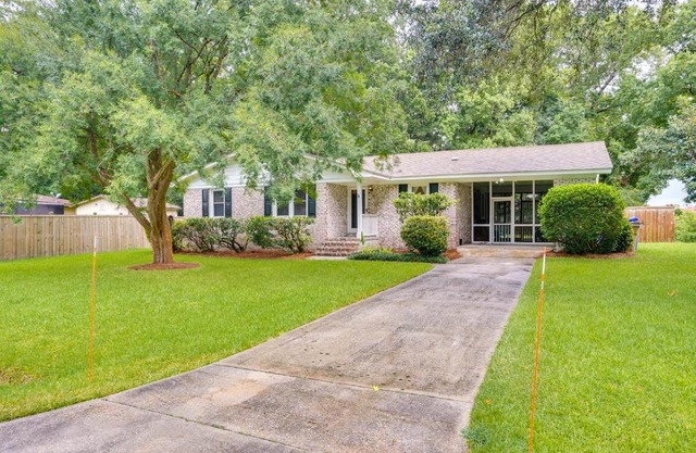 Charleston Vacation Home 6 Mi to Downtown and Beach!
