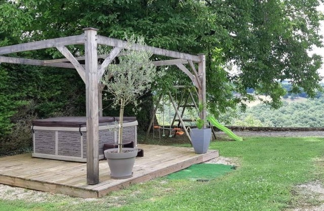 Charmante Chambres D'hôtes Dans le Périgord Noir au Cœur D'un Ancien Prieuré